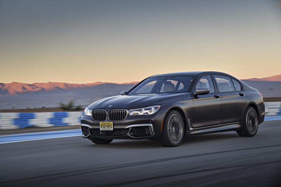  BMW M760i xDrive 2017 года  (NA) (фото 129 из 154)